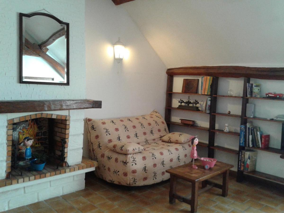 Henonville Au Grand Sapin Chambres Chez L'Habitant מראה חיצוני תמונה