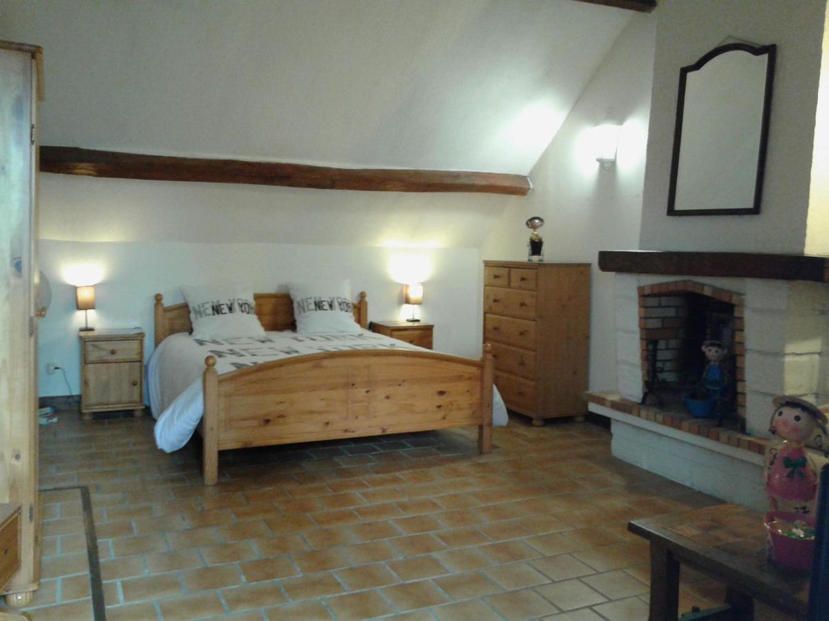 Henonville Au Grand Sapin Chambres Chez L'Habitant מראה חיצוני תמונה
