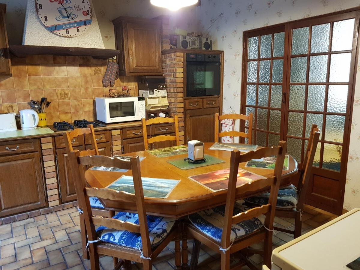 Henonville Au Grand Sapin Chambres Chez L'Habitant מראה חיצוני תמונה